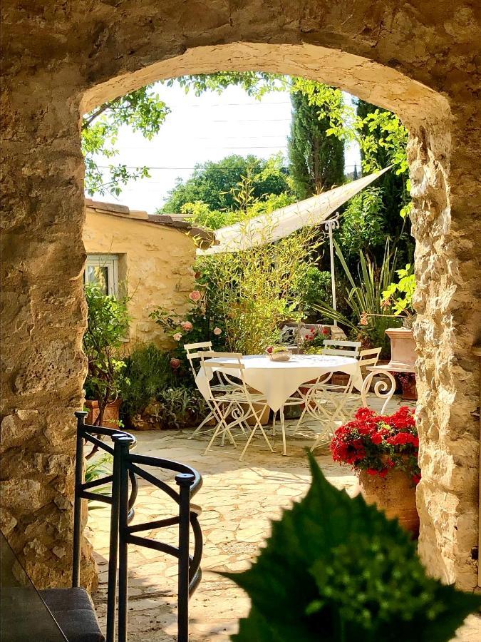 L'Ile Aux Fleurs Villa Ventabren Bagian luar foto