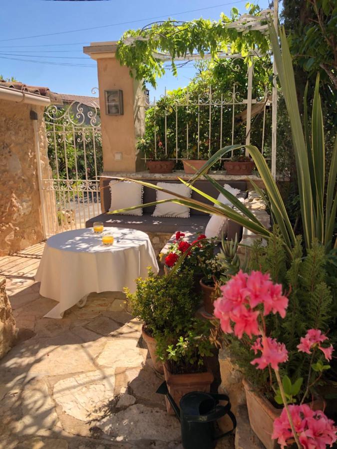 L'Ile Aux Fleurs Villa Ventabren Bagian luar foto